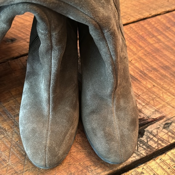 Cute Franco Sarto size 6 suede higher zipper boots. - Picture 8 of 13